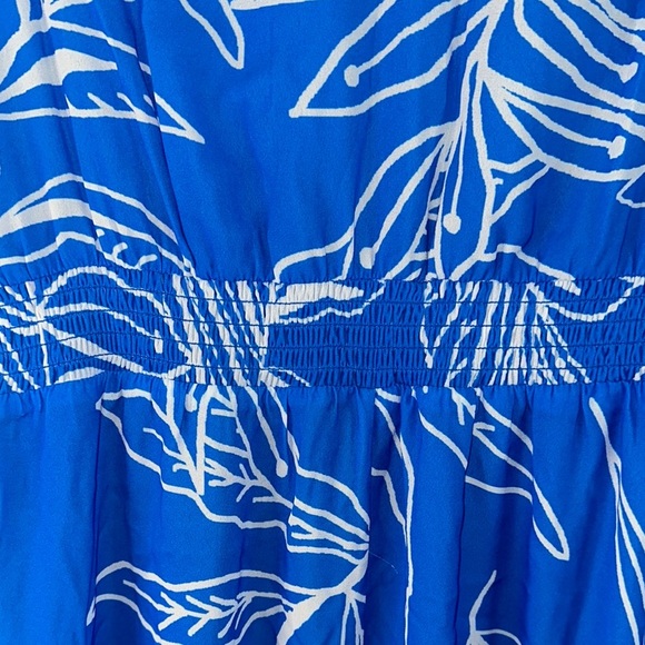 Blue Leaf Print‎ Dress - Picture 2 of 5